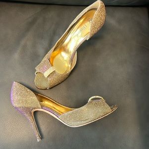 J.Renee’ -Skylar- purple/gold open toe heels, cinched partial rhinestone bow